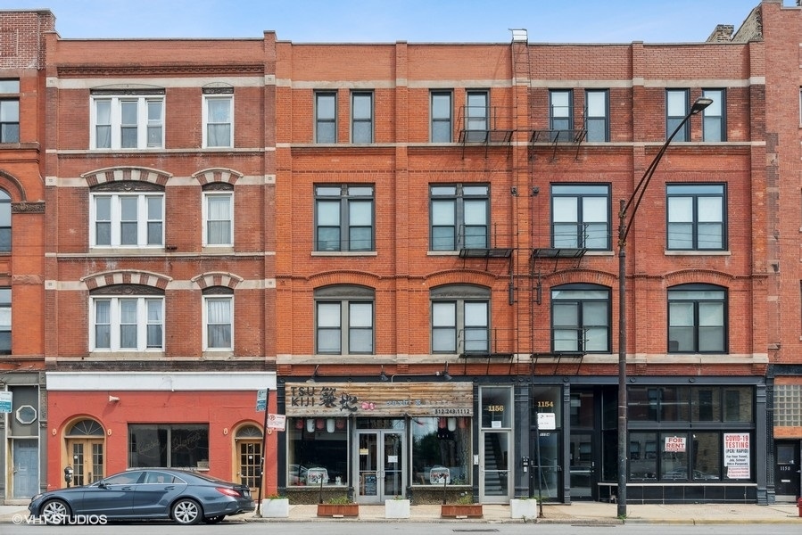 1156 W Grand Avenue Unit: 301