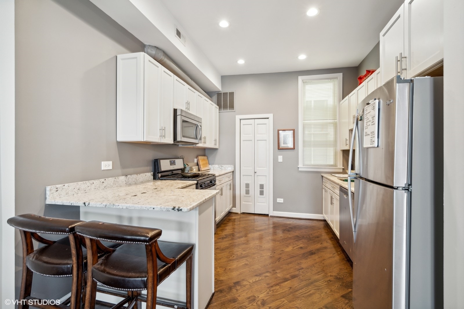 1156 W Grand Avenue Unit: 301