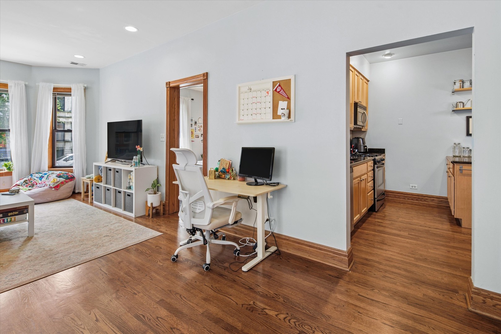 846 W NEWPORT Avenue Unit: 1S