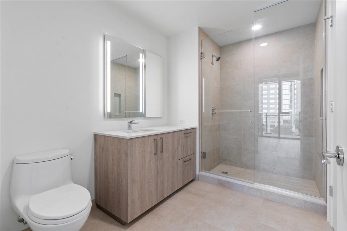 211 N Harbor Drive Unit: 403