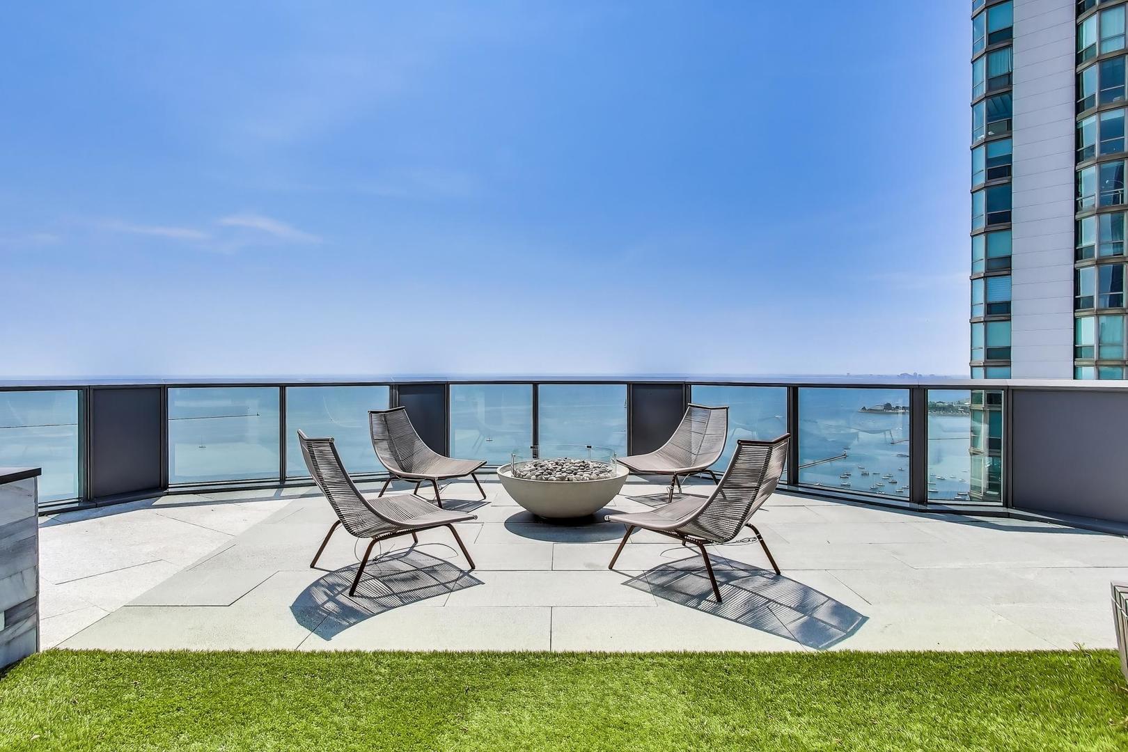 211 N Harbor Drive Unit: 403