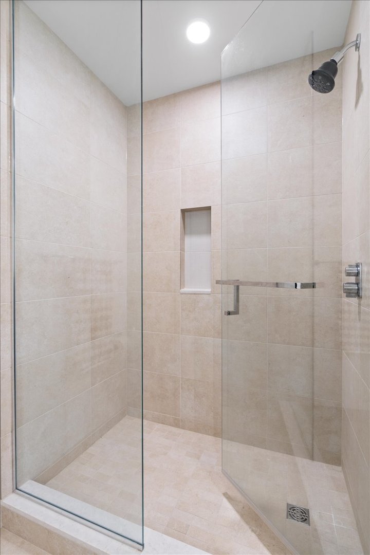 211 N Harbor Drive Unit: 403