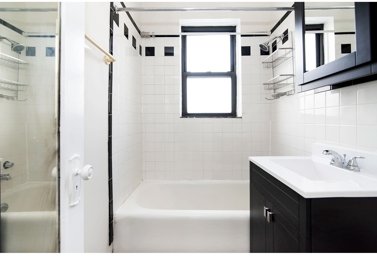 3345 N Marshfield Avenue Unit: 409