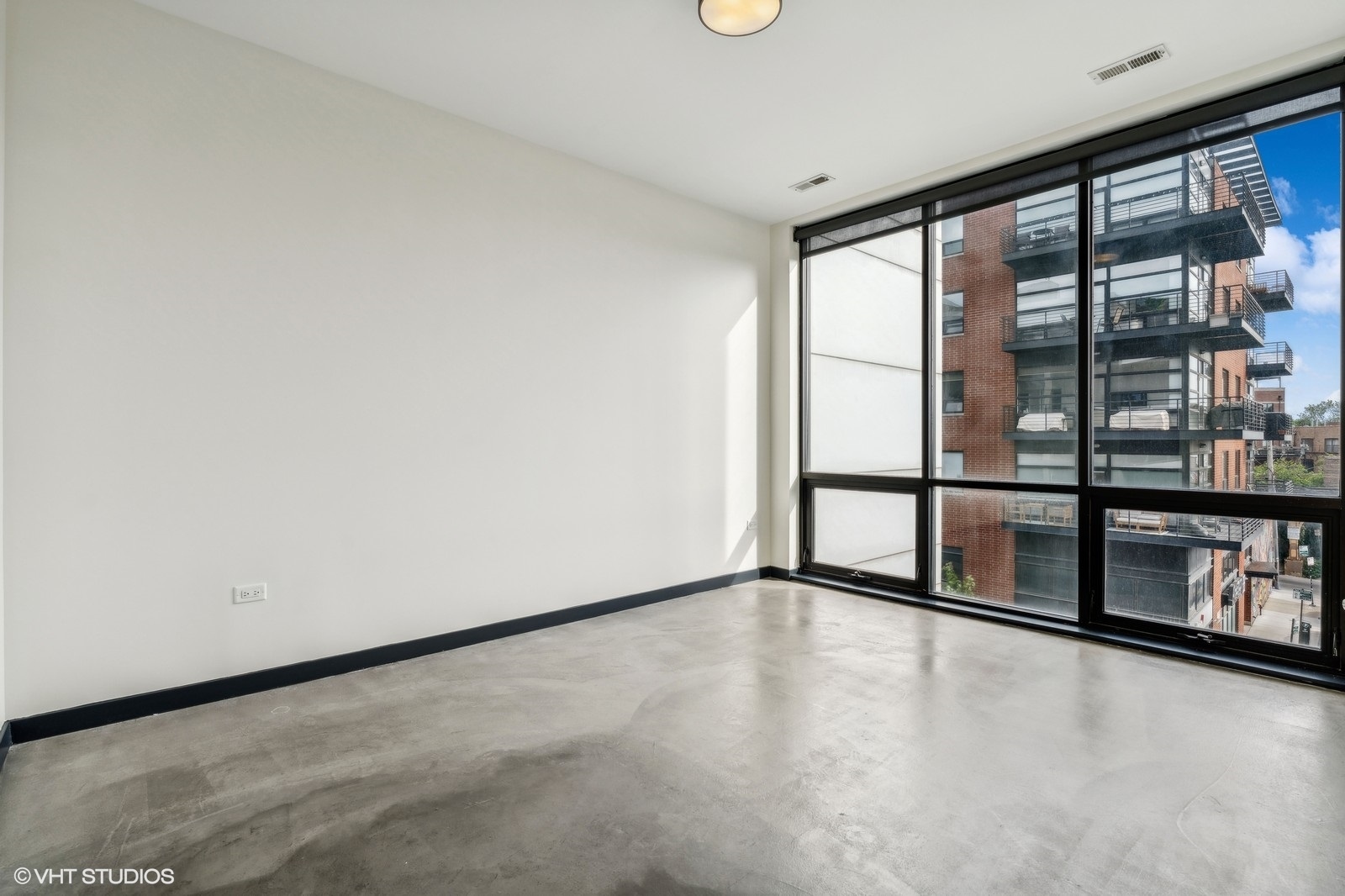 1647 N Milwaukee Avenue Unit: 208