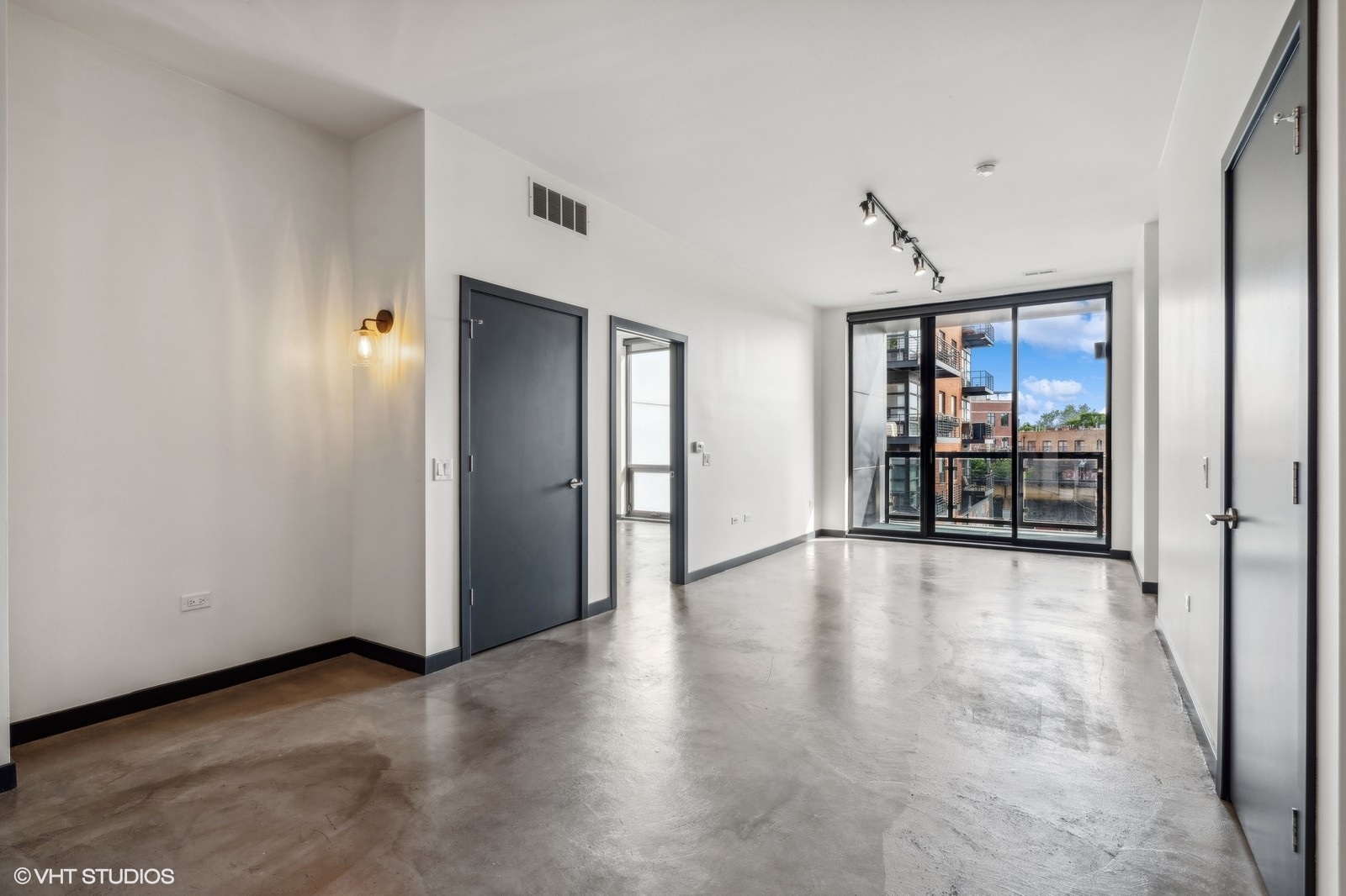 1647 N Milwaukee Avenue Unit: 208