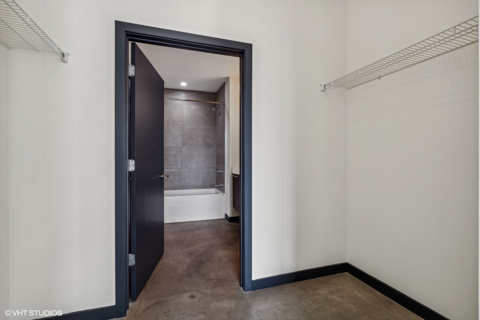 1647 N Milwaukee Avenue Unit: 208