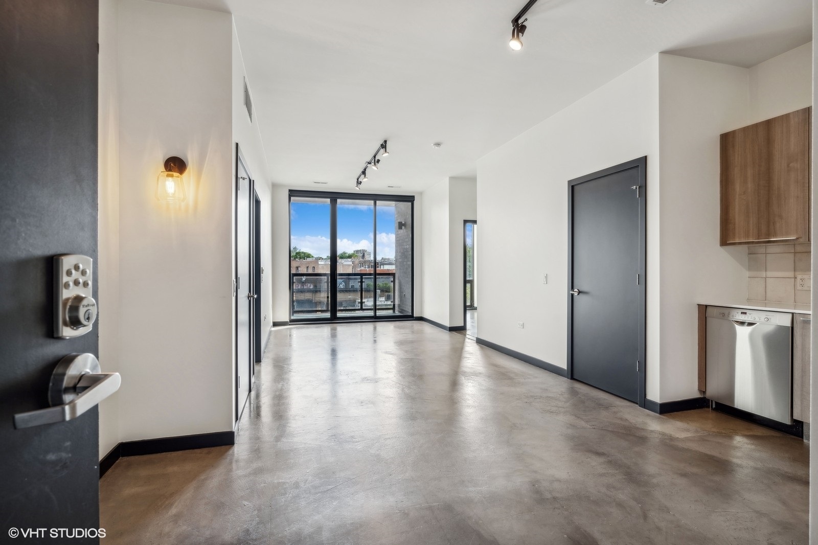 1647 N Milwaukee Avenue Unit: 208