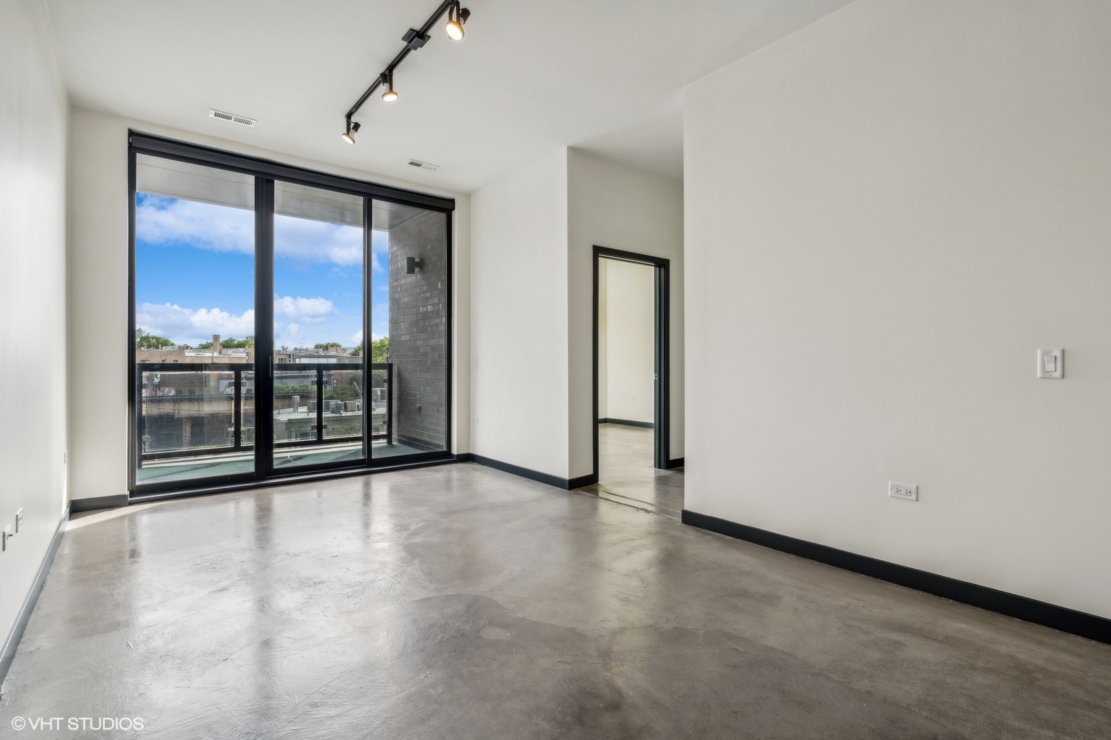 1647 N Milwaukee Avenue Unit: 208