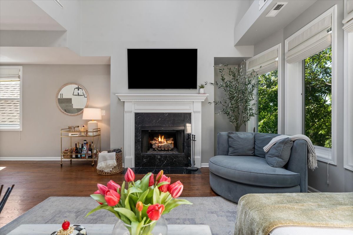 1521 W Wolfram Street Unit: 3