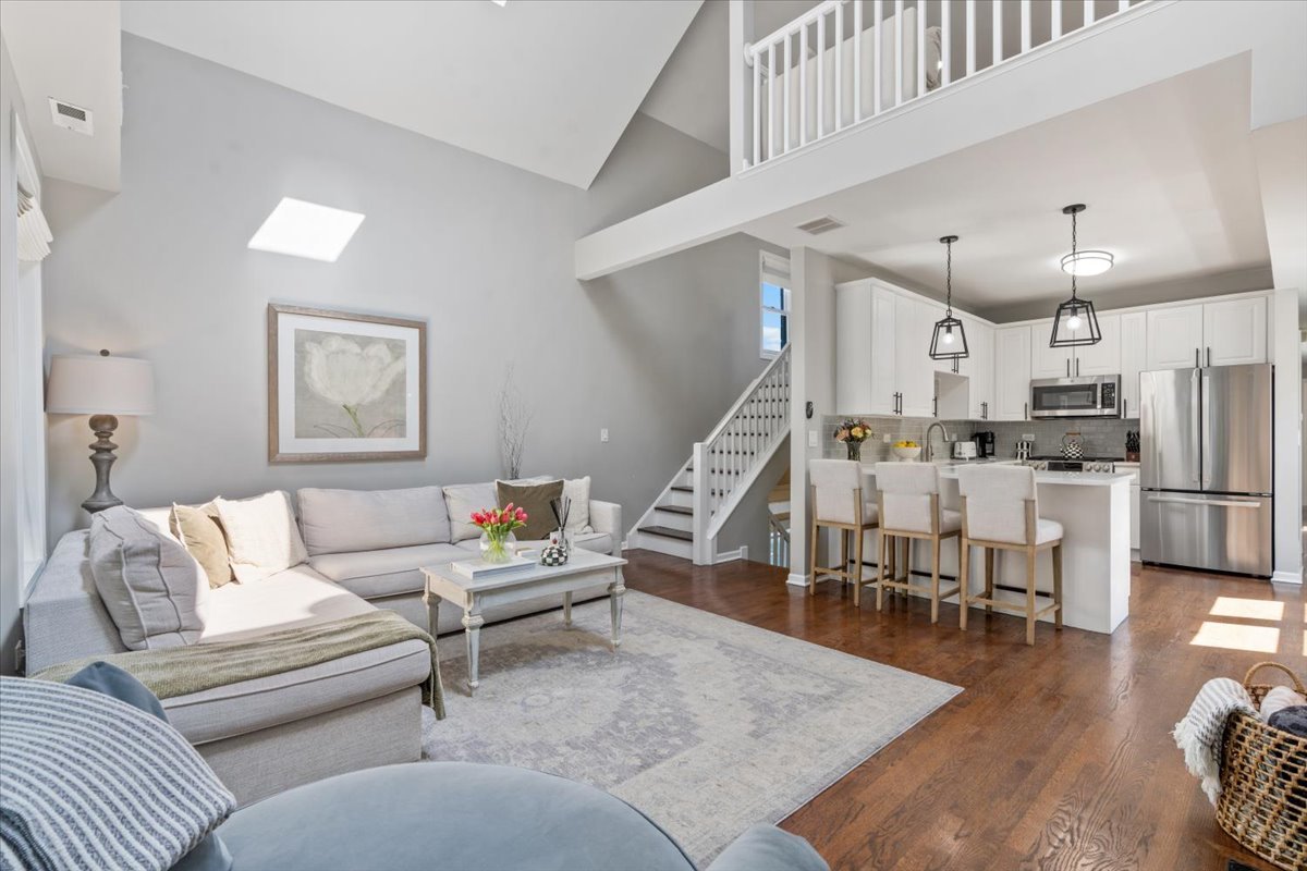1521 W Wolfram Street Unit: 3