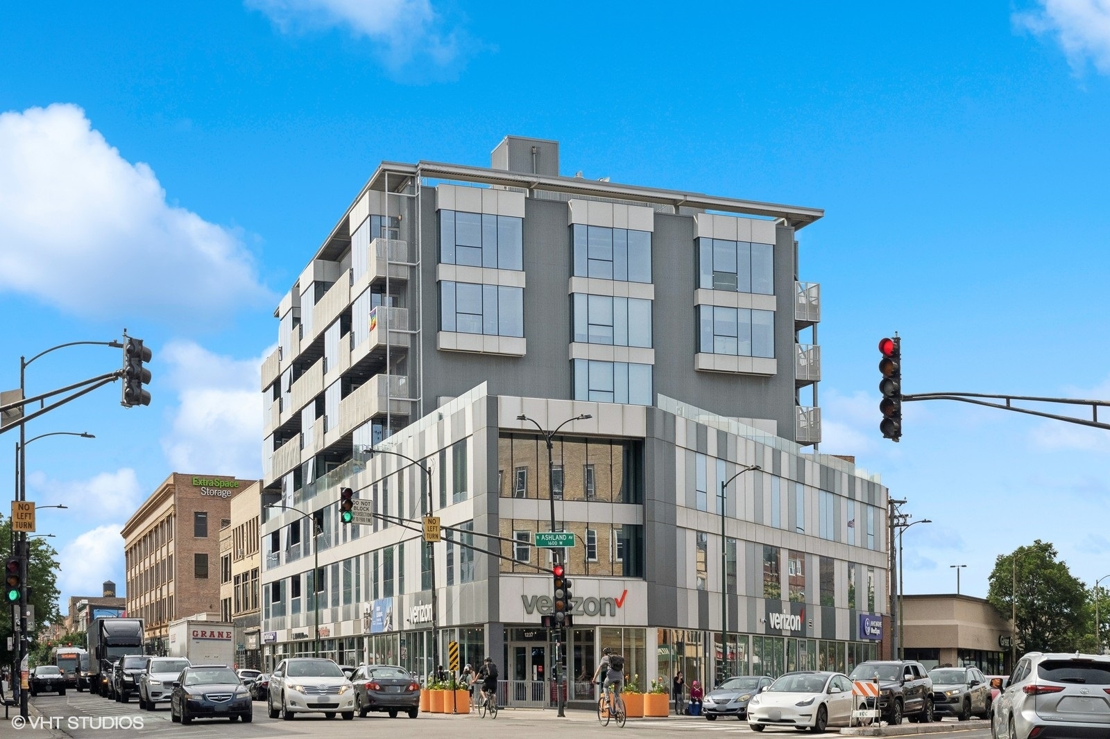 1241 N MILWAUKEE Avenue Unit: 701