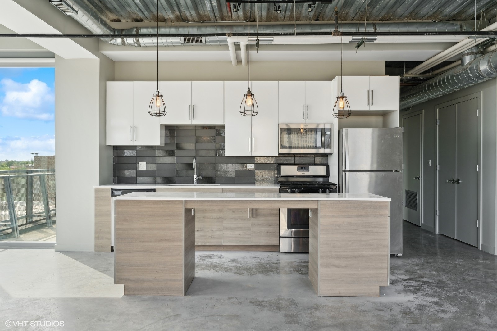 1241 N MILWAUKEE Avenue Unit: 701