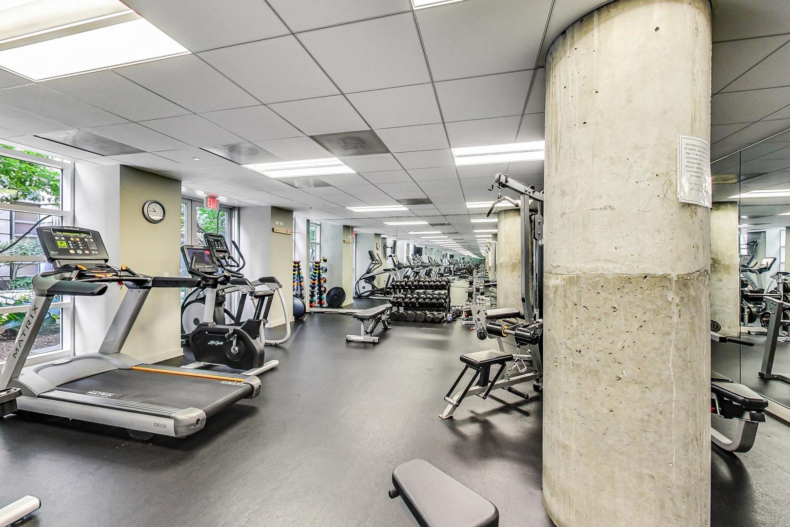 720 N Larrabee Street Unit: 1405