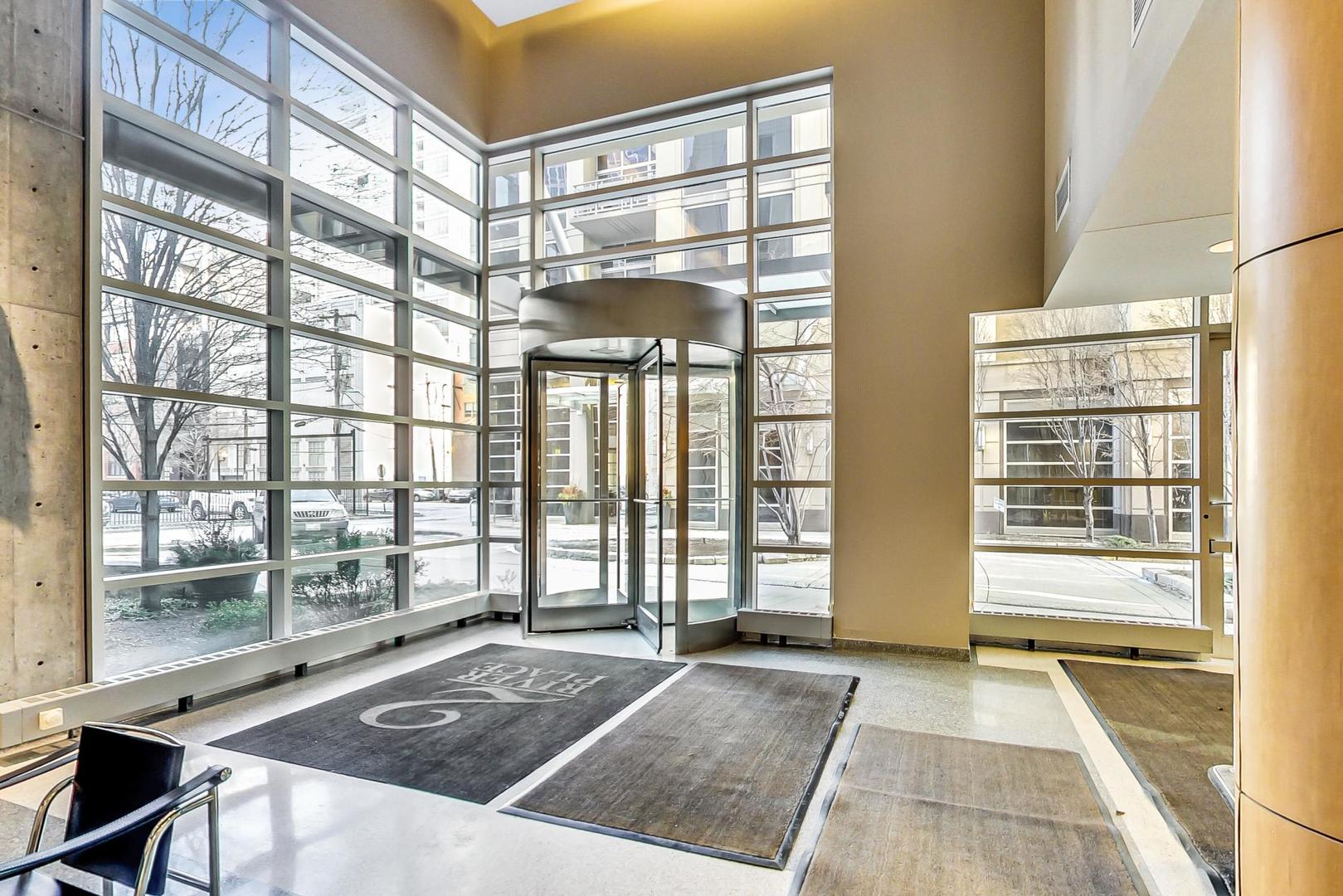 720 N Larrabee Street Unit: 1405