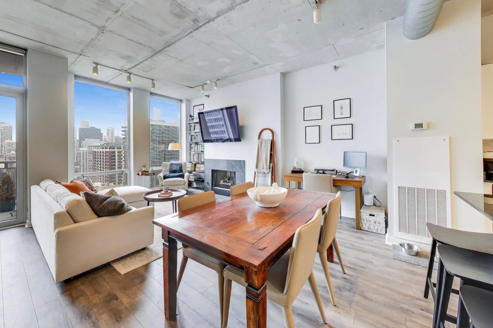 720 N Larrabee Street Unit: 1405