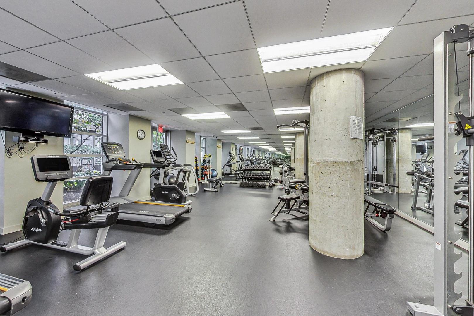 720 N Larrabee Street Unit: 1405