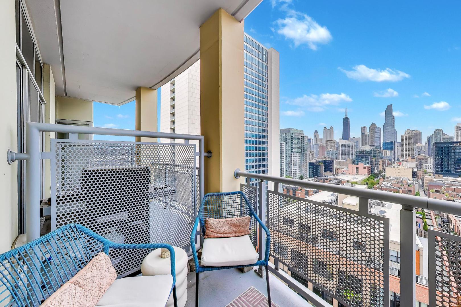720 N Larrabee Street Unit: 1405