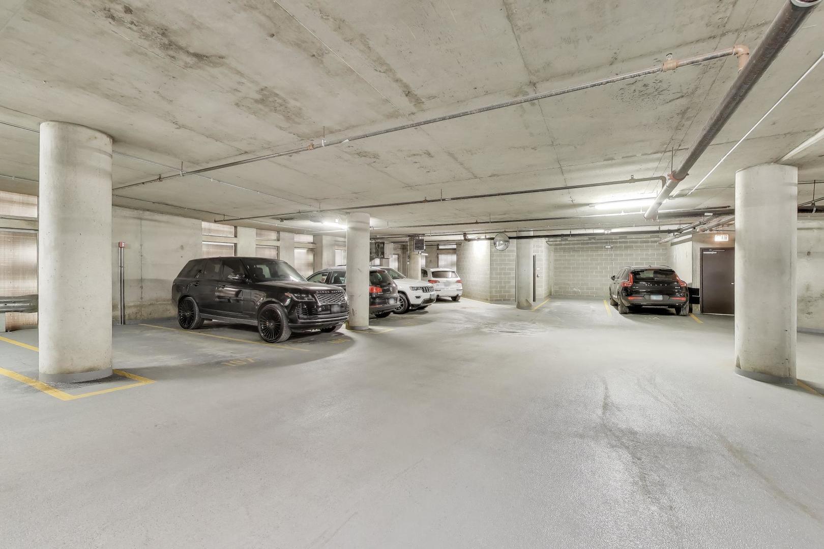 720 N Larrabee Street Unit: 1405