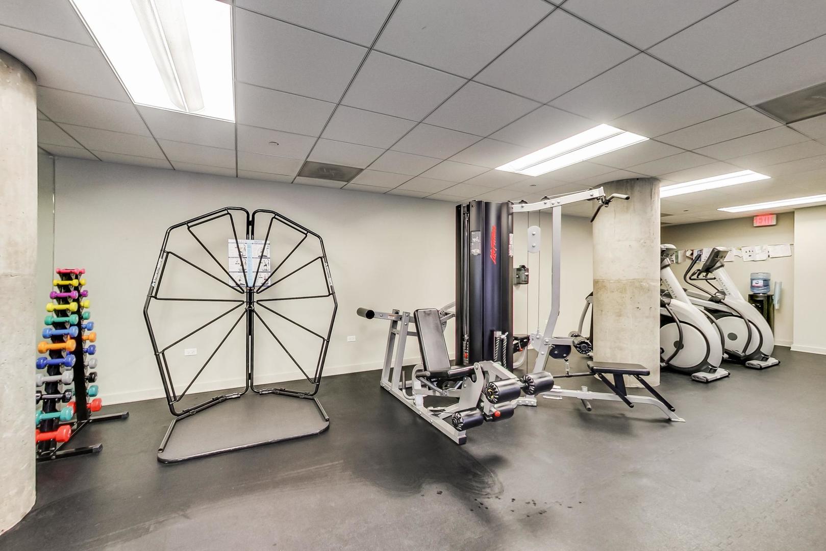 720 N Larrabee Street Unit: 1405