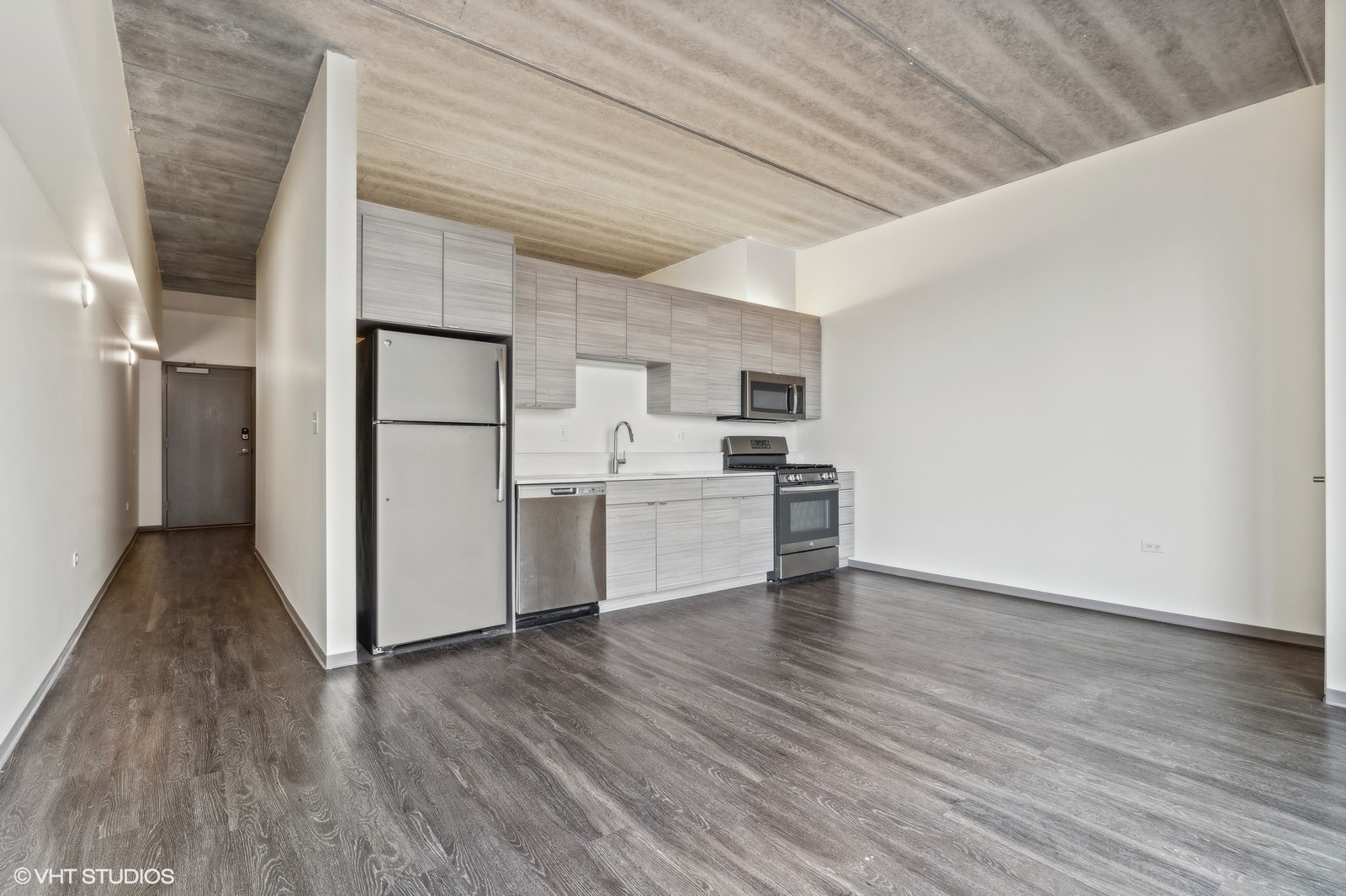 1920 N Milwaukee Avenue Unit: 205