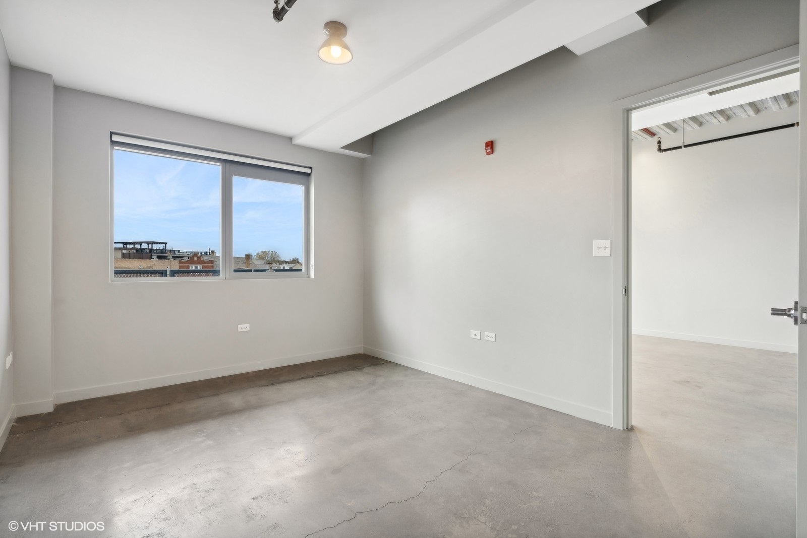 1241 N MILWAUKEE Avenue Unit: 605