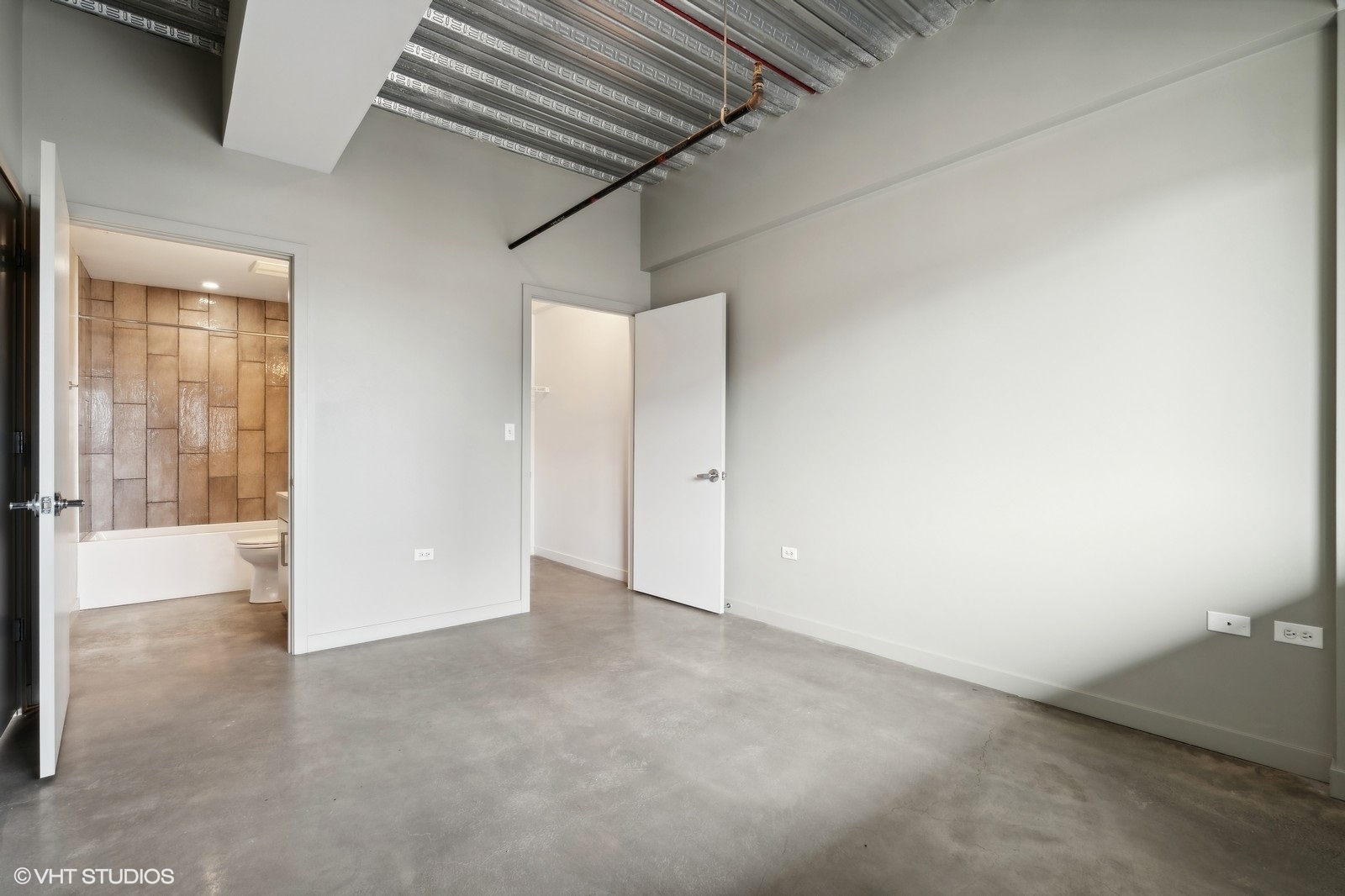 1241 N MILWAUKEE Avenue Unit: 505