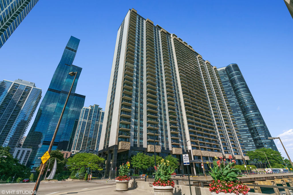 400 E Randolph Street Unit: 1123