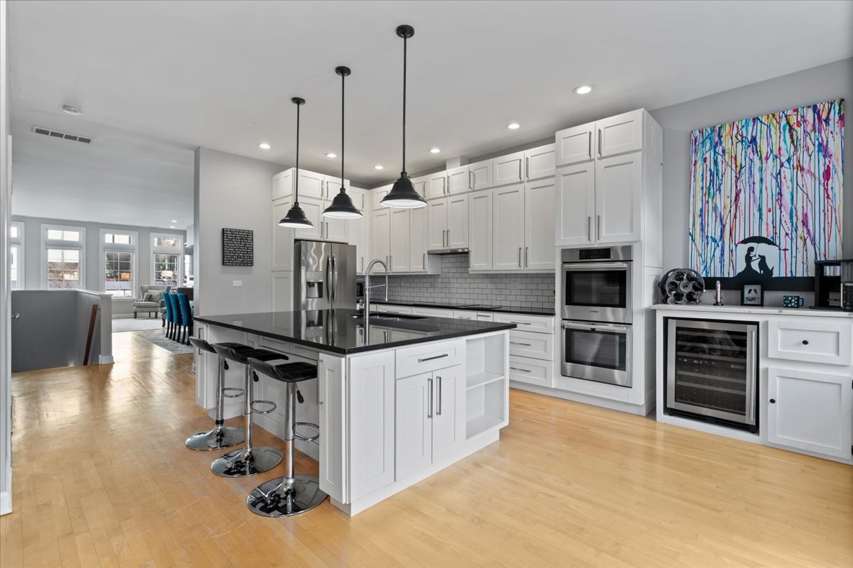 363 W SUPERIOR Street Unit: B