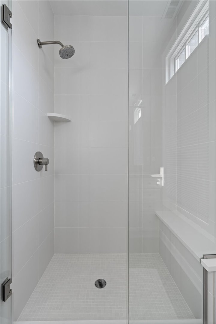 363 W SUPERIOR Street Unit: B