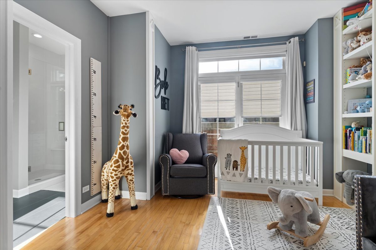 363 W SUPERIOR Street Unit: B