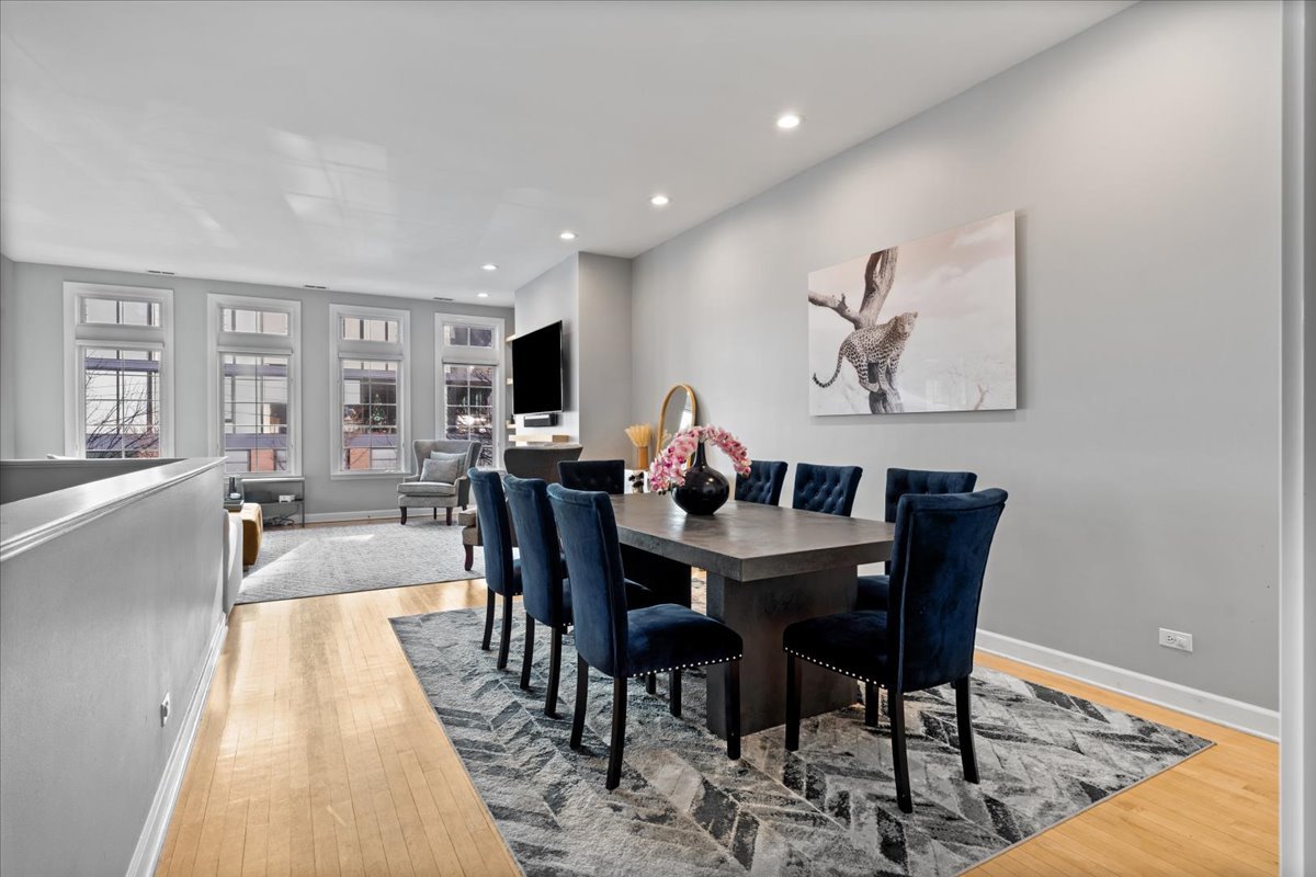 363 W SUPERIOR Street Unit: B