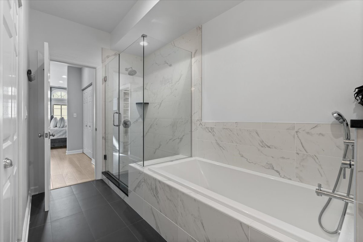 363 W SUPERIOR Street Unit: B