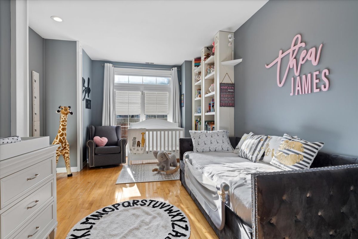 363 W SUPERIOR Street Unit: B