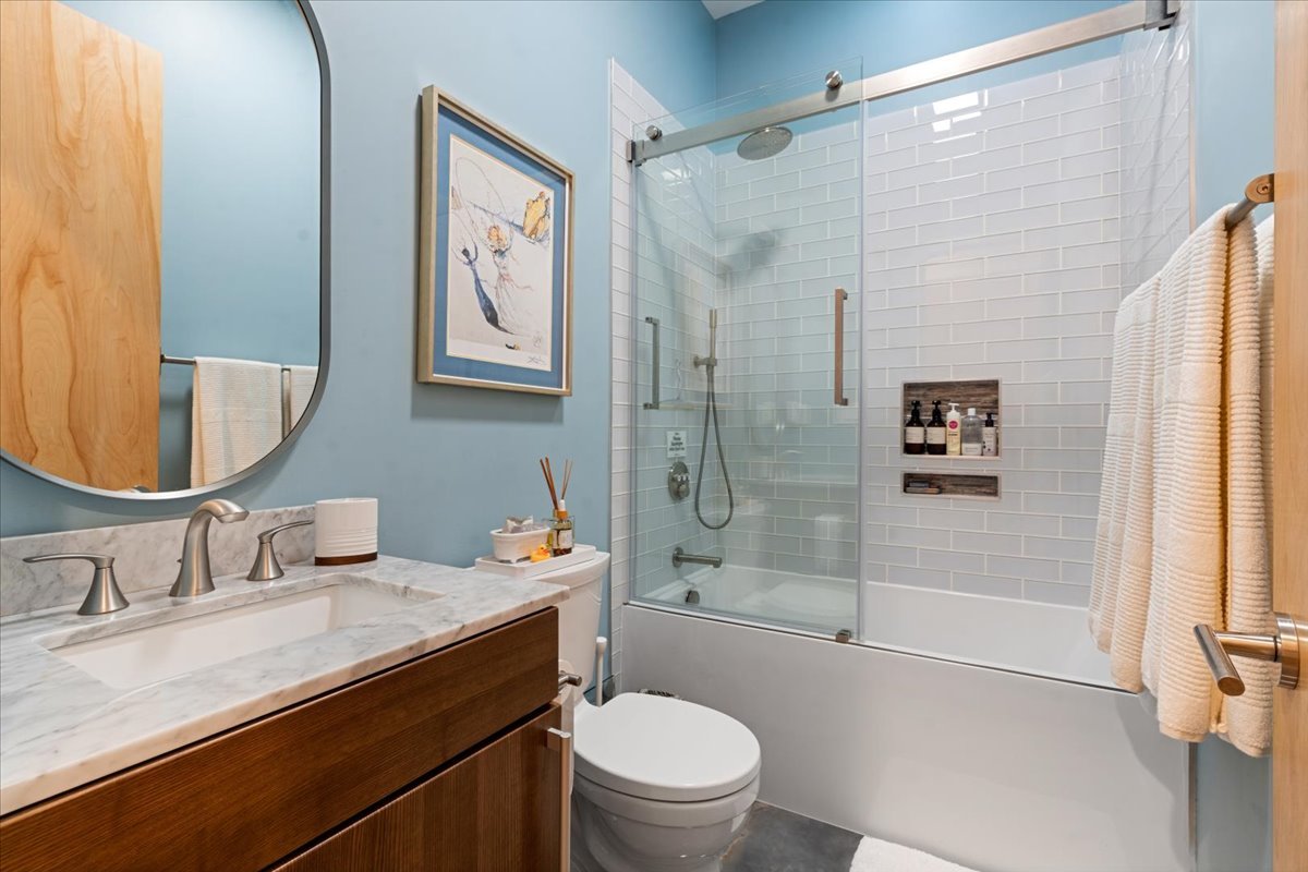 4842 N Damen Avenue Unit: 1
