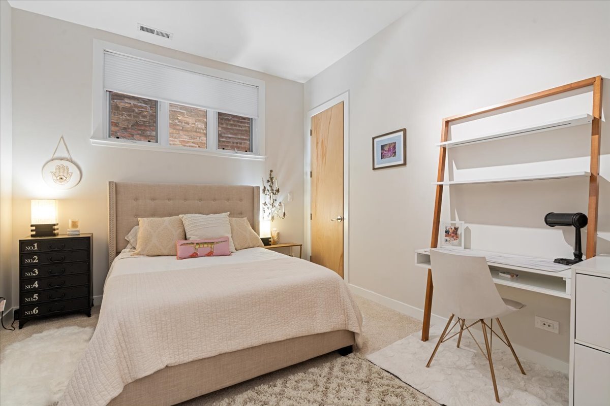4842 N Damen Avenue Unit: 1