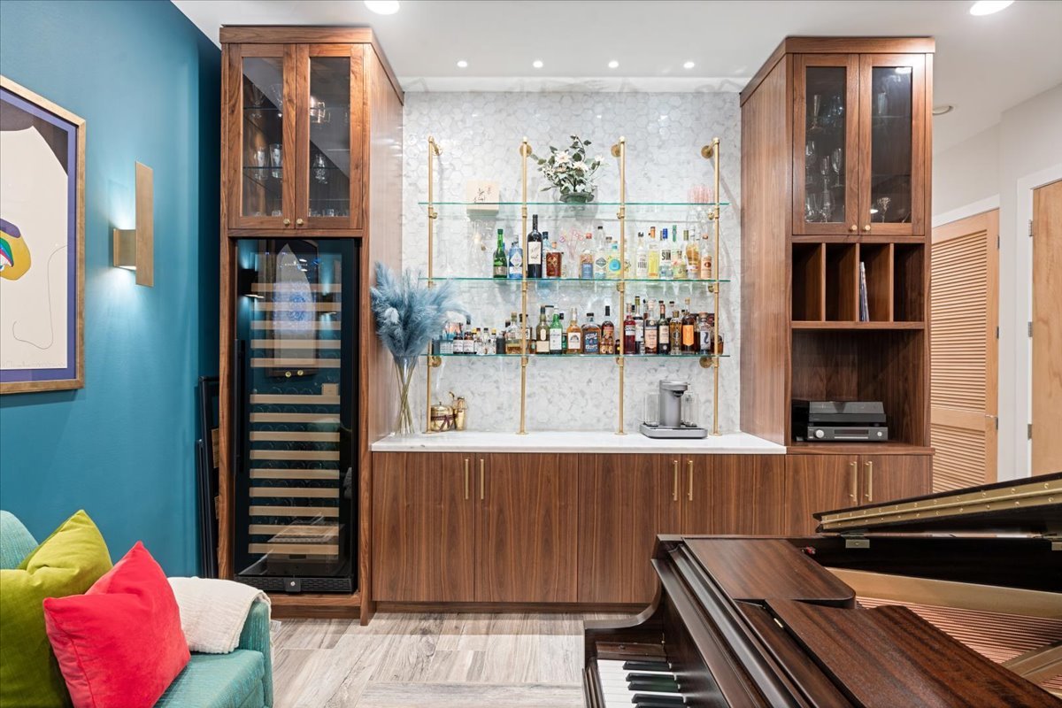 4842 N Damen Avenue Unit: 1