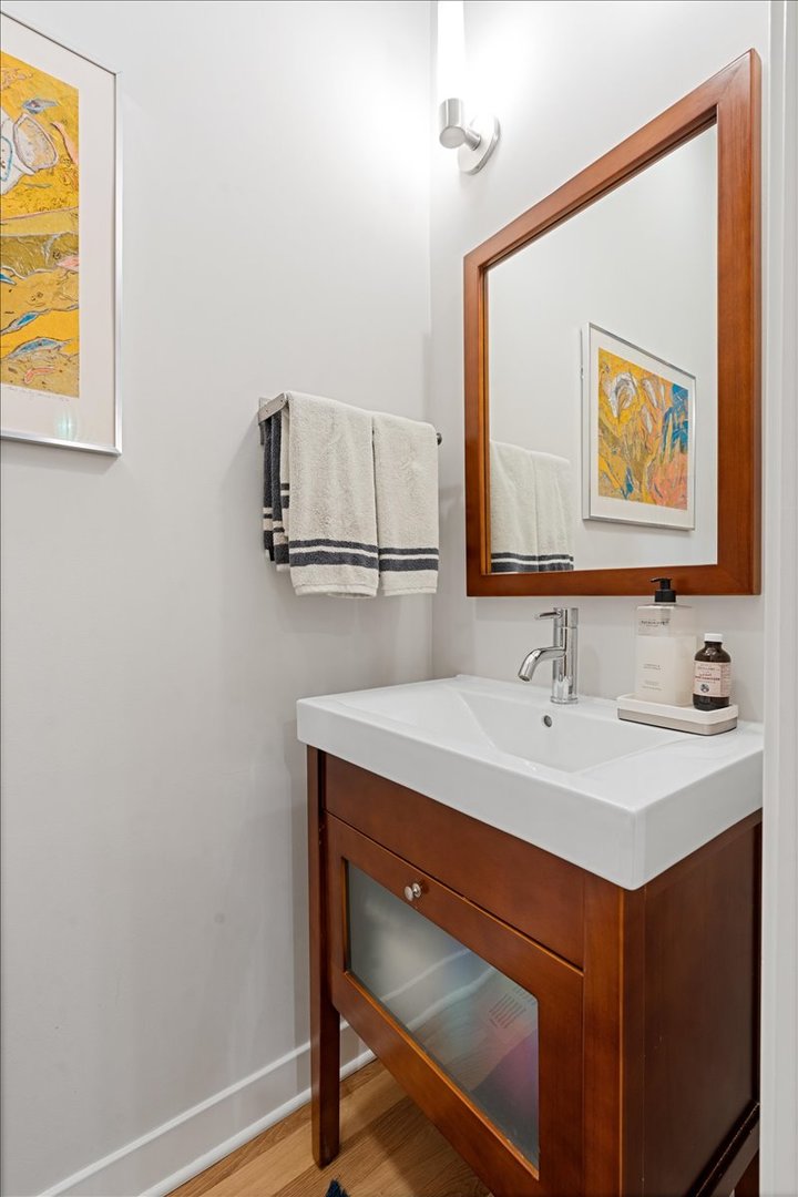 4842 N Damen Avenue Unit: 1