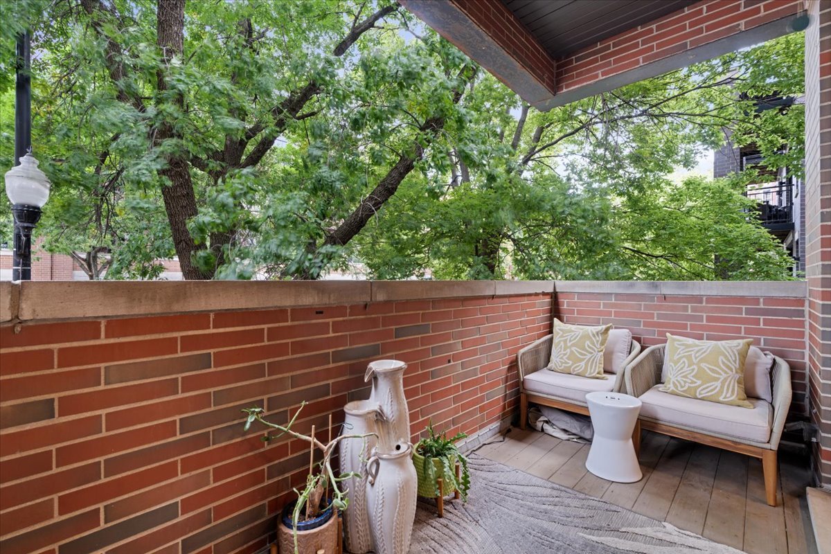 4842 N Damen Avenue Unit: 1