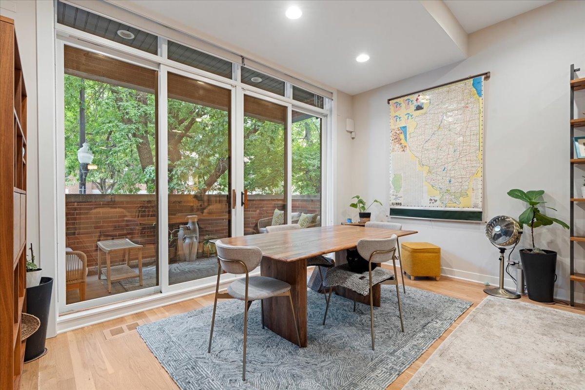 4842 N Damen Avenue Unit: 1