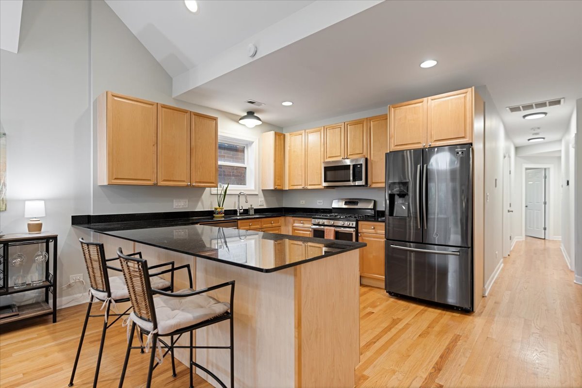 3223 N Clifton Avenue Unit: 3N