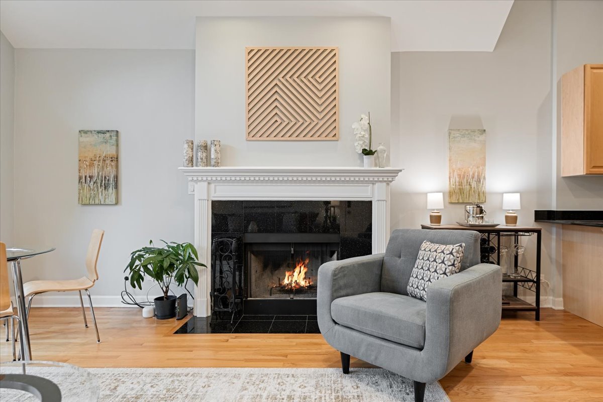 3223 N Clifton Avenue Unit: 3N