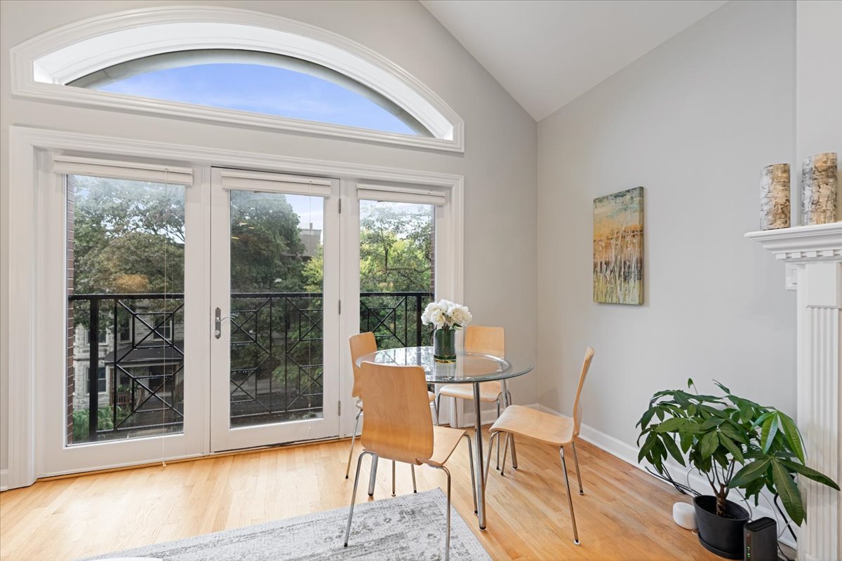 3223 N Clifton Avenue Unit: 3N