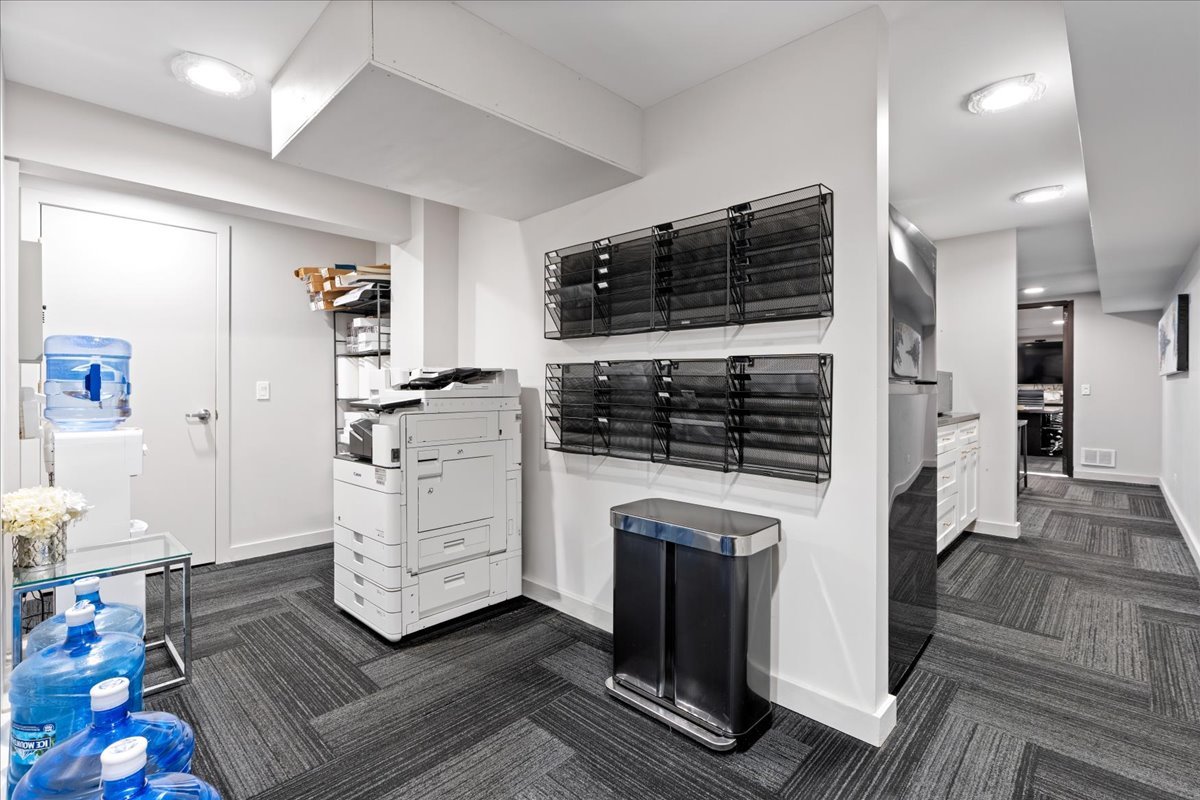 200 W Superior Street