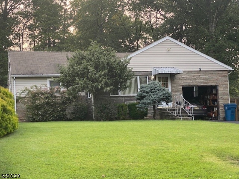 1755 Ramapo Way