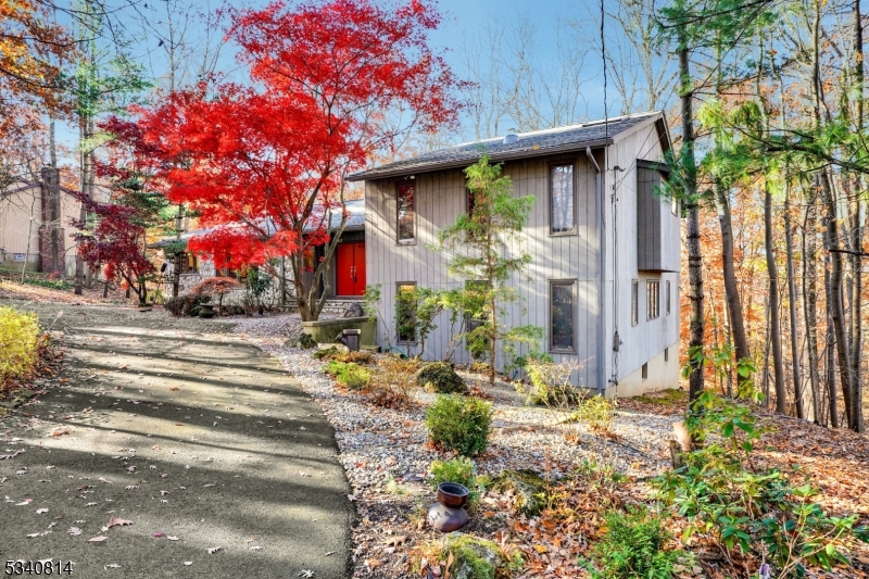 81 JOAN DRIVE