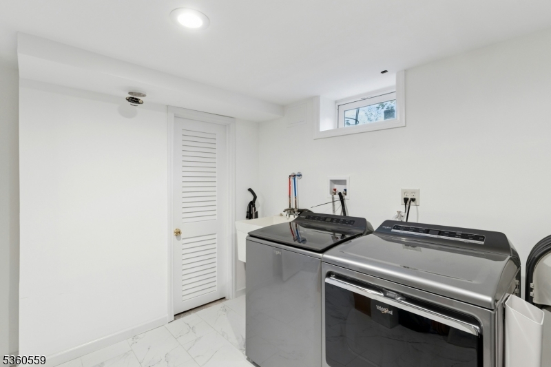 392 Park View Dr