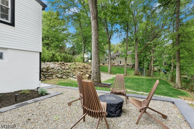 37 Seaman Rd