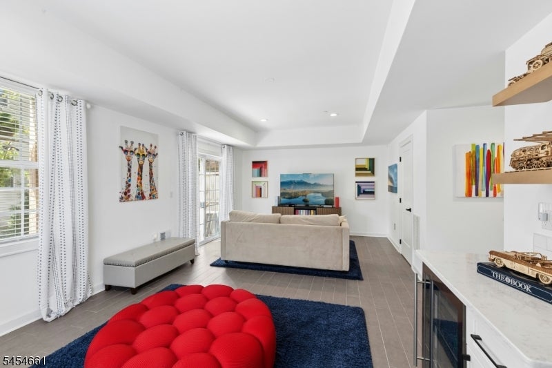 484 4Th Ave 1