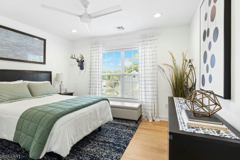 484 4Th Ave 1