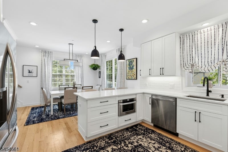 484 4Th Ave 1